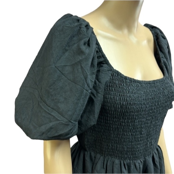 KOJOOIN - NWT - Puff Sleeve Smocked Dress. - Picture 4 of 5